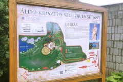 Információs tábla a sétány elején