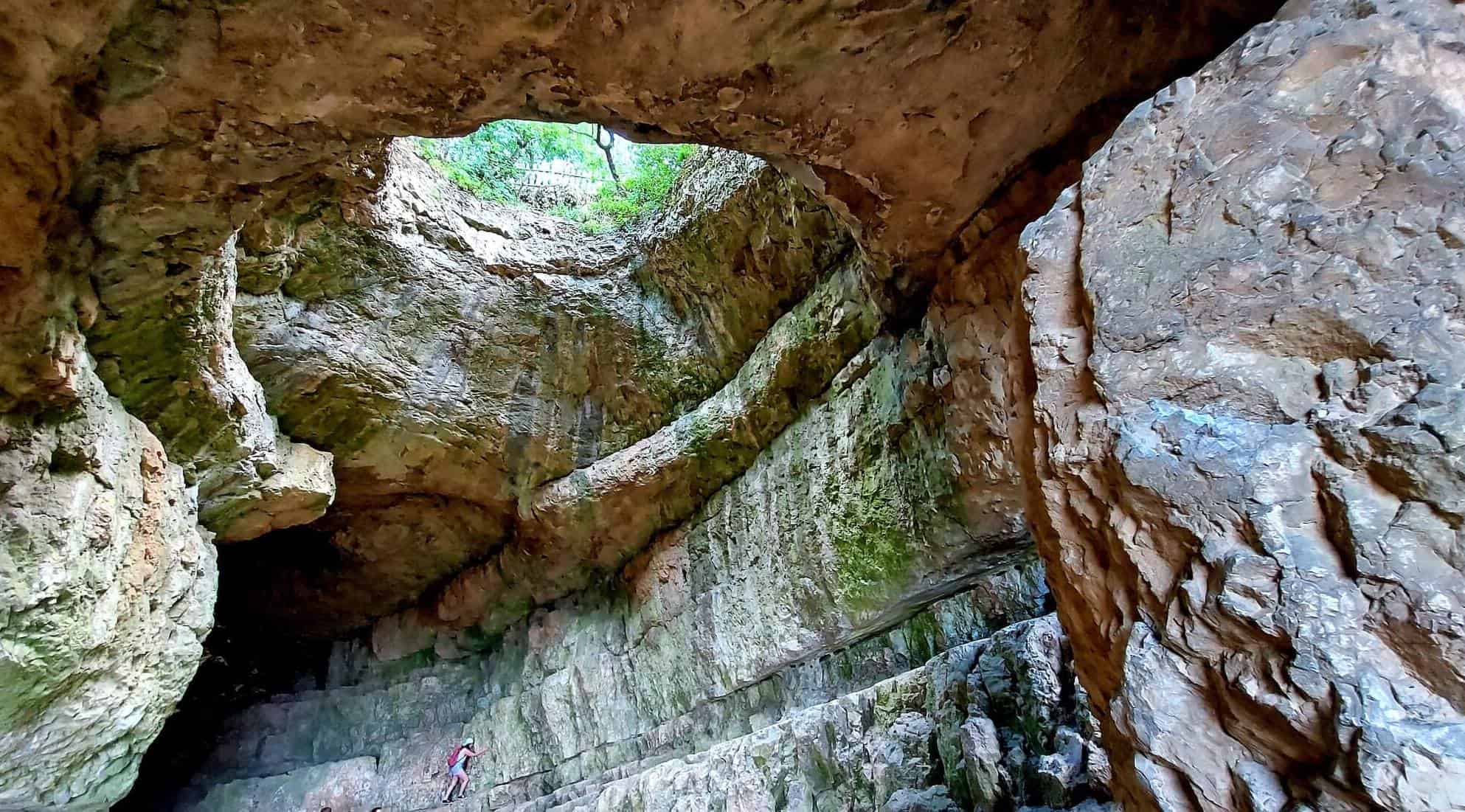 Szelim-barlang, Tatabánya