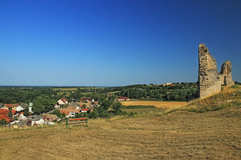 Szarvaskő vára