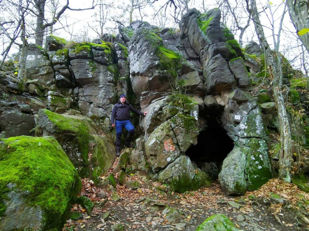 Mátrakeresztes csodahelyei: Felső-vízesés, Lyukas-kő, Vidróczki-barlang, Alsó-vízesés