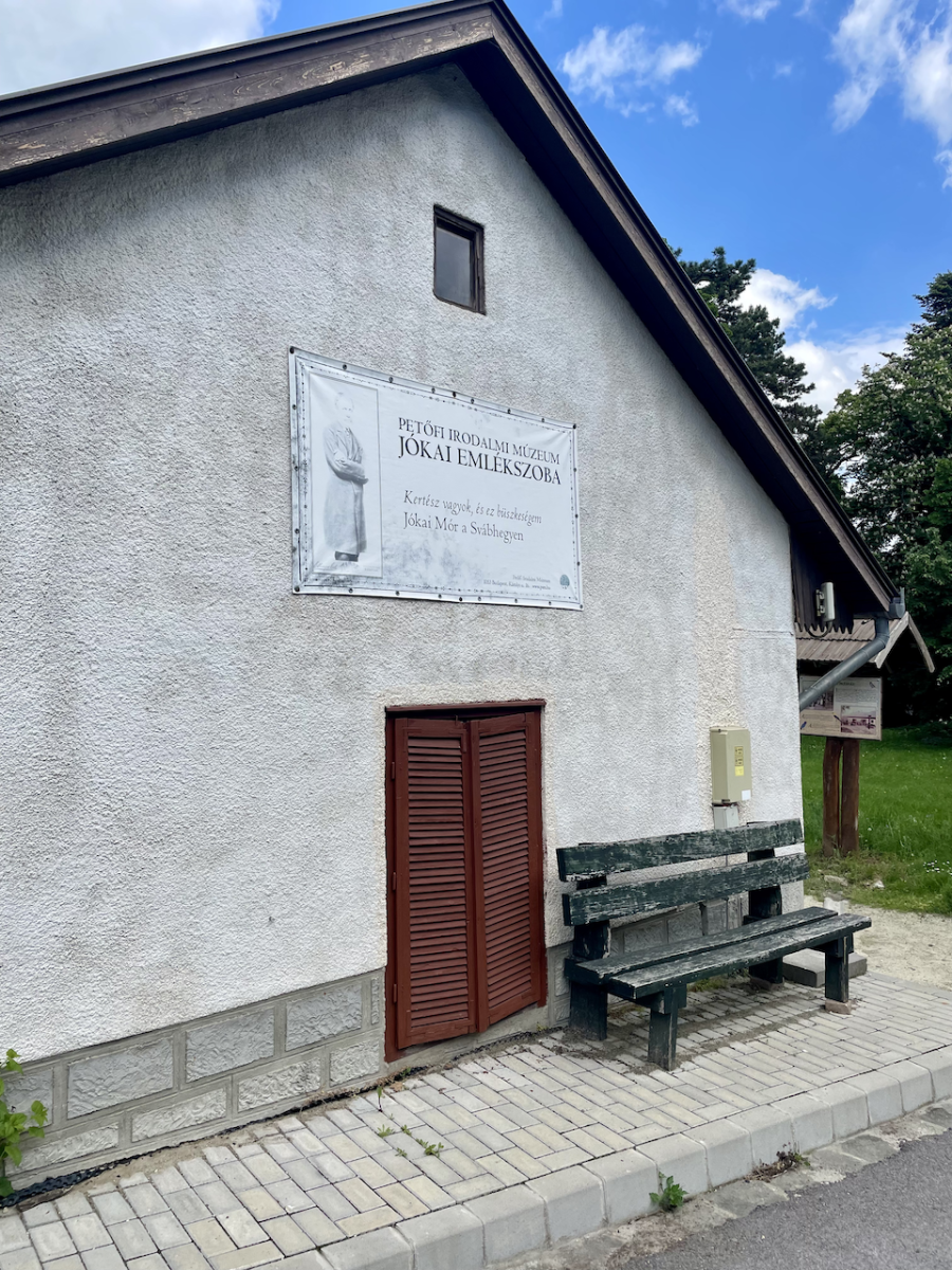Megújult a Jókai-kert és a Steindl-villa, megnyílt a Madárország Látogatóközpont