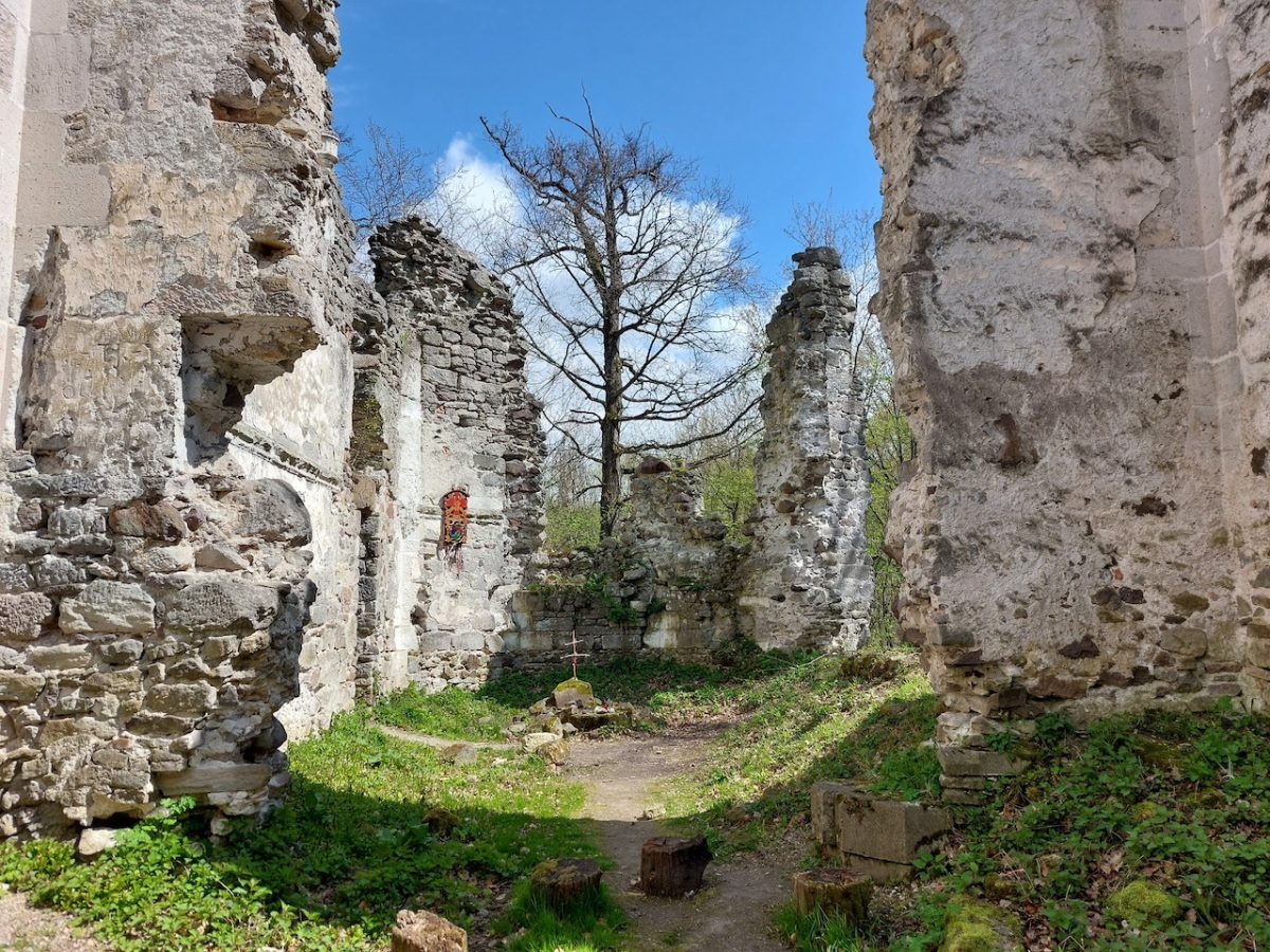 Erdő mélyén bújik meg a gönci pálos kolostorrom (túraleírás)