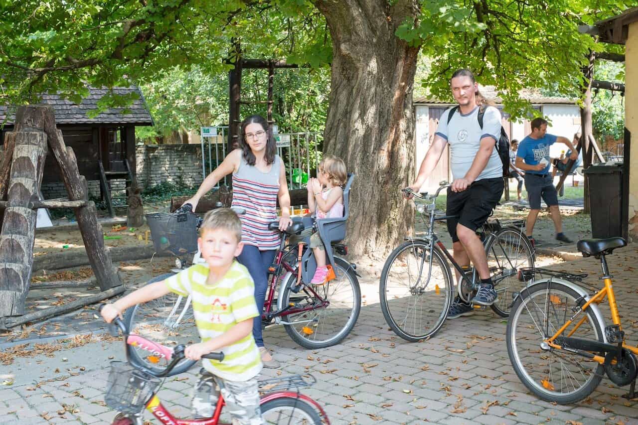 Budapesttől mindössze félórányira, a Duna–Tisza közén, egy igazi kincset fedezhetnek fel a bringások: Ócsa új kerékpárútját. 