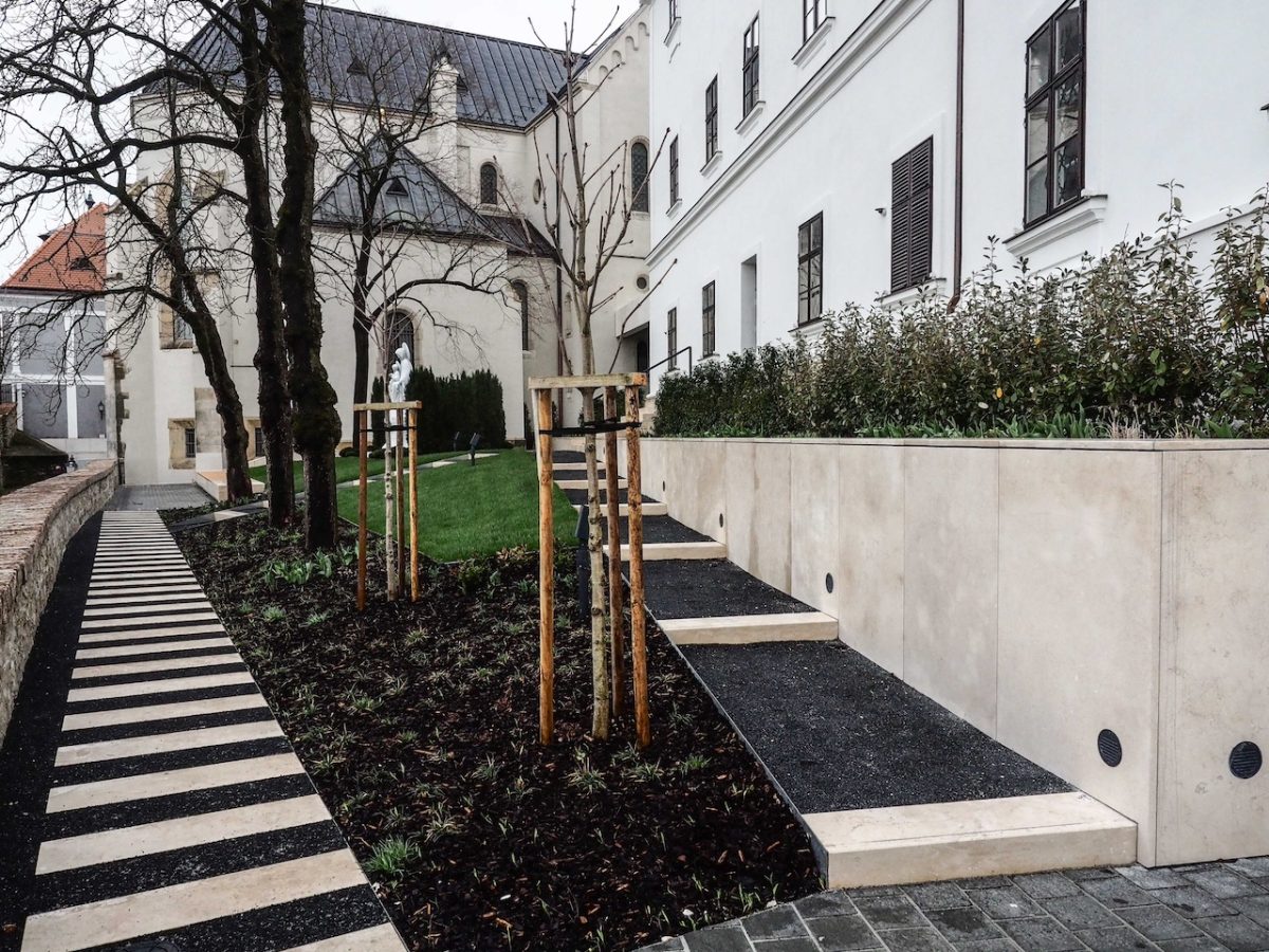 Húsvétkor megnyitják a veszprémi várnegyed eddig nem látogatható kertjeit az érdeklődők előtt