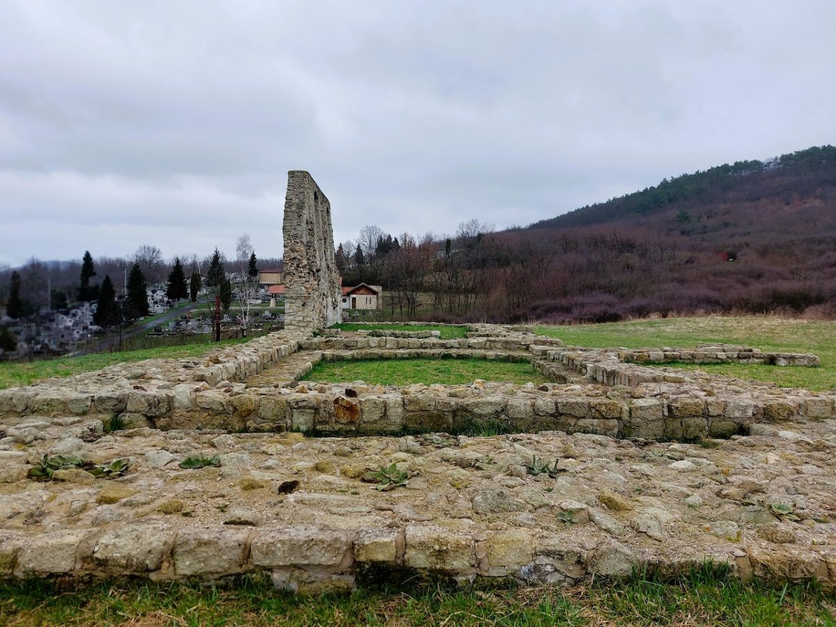 Múzeum, romkert, vár és víztározó - csodahelyek Pásztó környékén