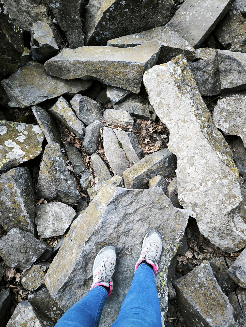 PICK Bordó körtúra bazaltóriásai