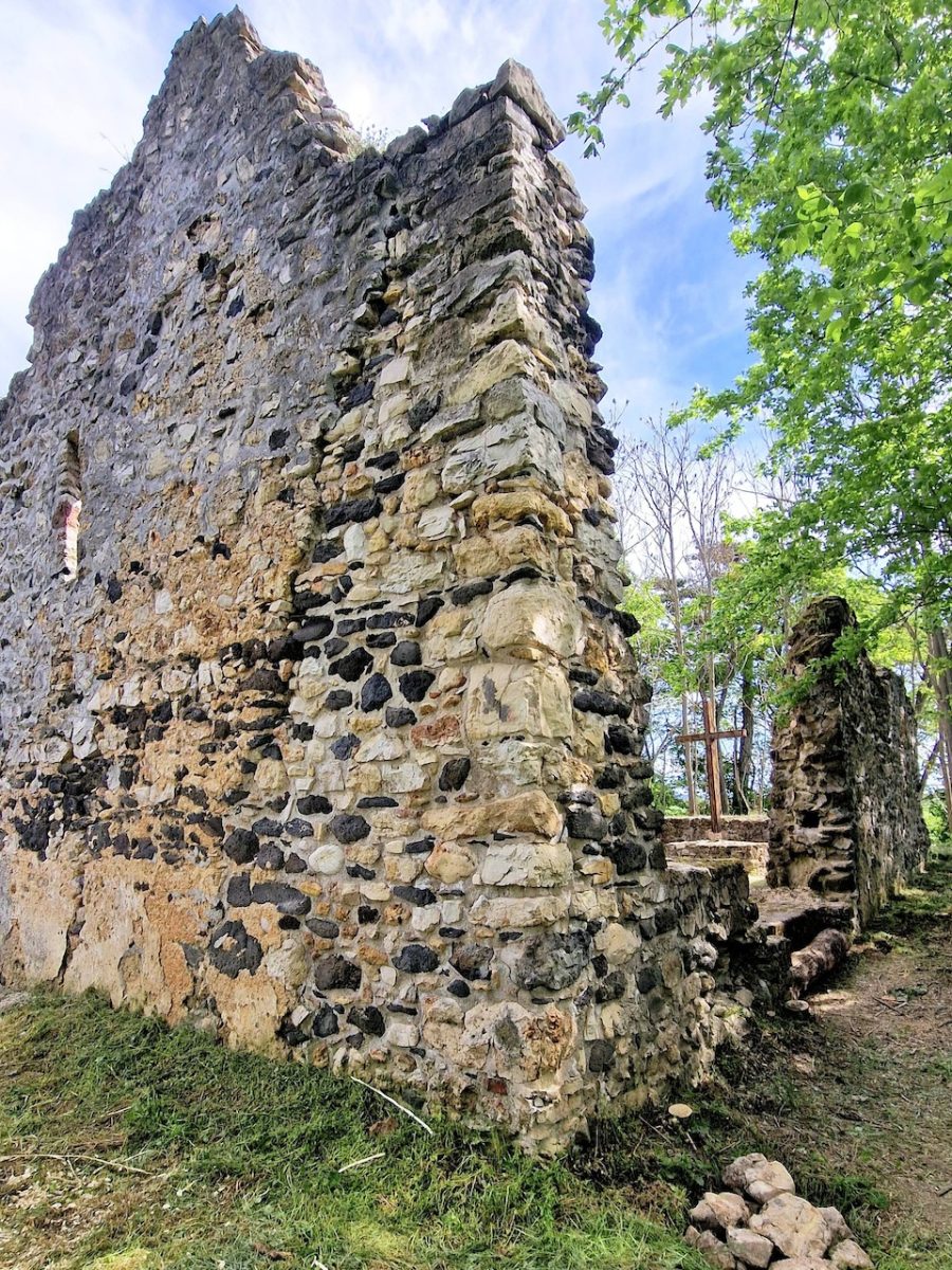 Újra látogatható a csepelyi templomrom és udvarház